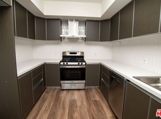 106 S Kings Rd, Los Angeles, CA 90048