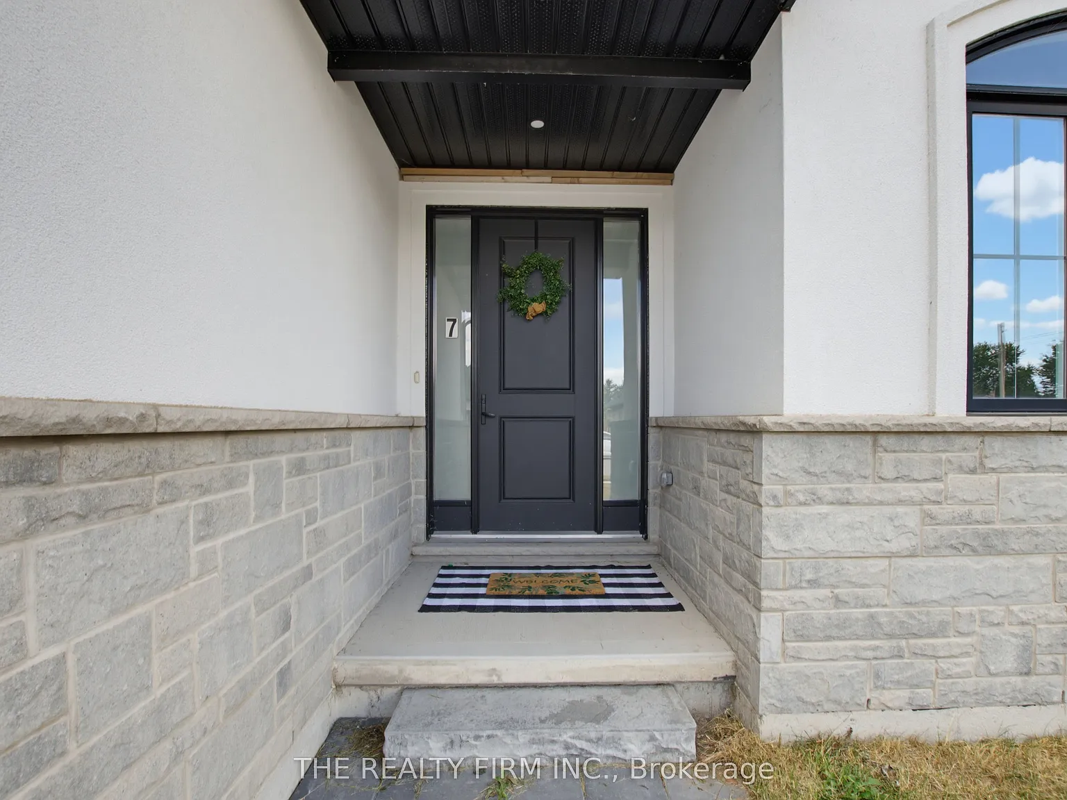 4 bed, $3,400 — Photo 2