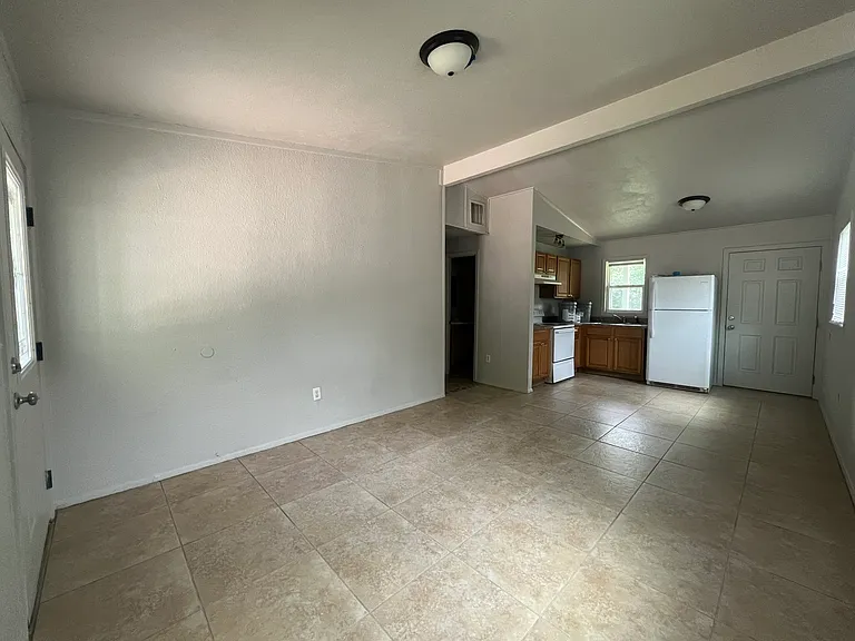 13711 NW 158th Pl — Photo 3