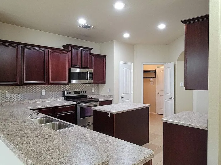 130 Meadow Crest Dr — Photo 10