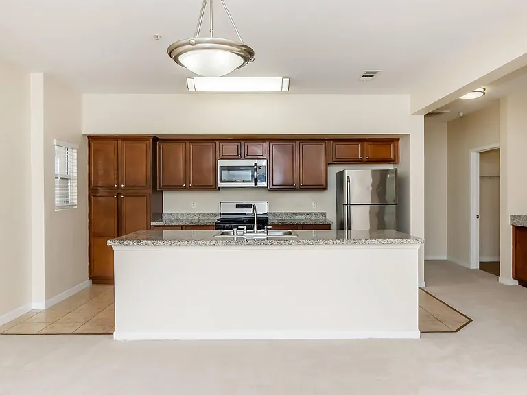 Vineyards at Palm Desert Apartment Homes — Photo 78