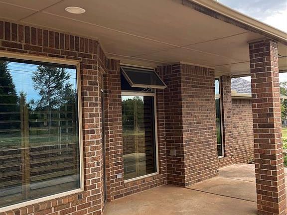 2nd image of 3209 Norcrest Dr