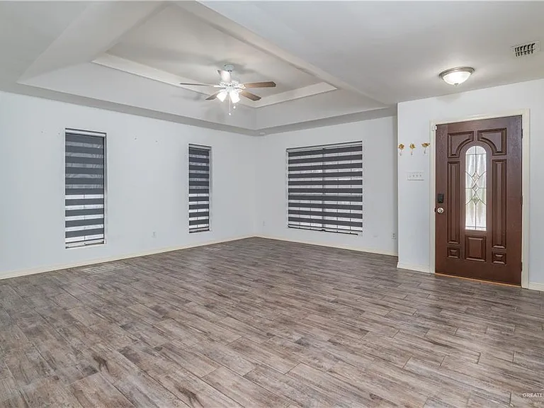 1709 Calle Tulipan — Photo 3