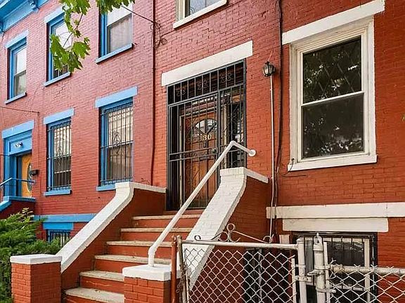 5th image of 330 Halladay St #1B