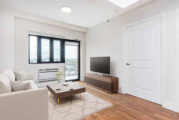 Rented by Modern Spaces | media 3