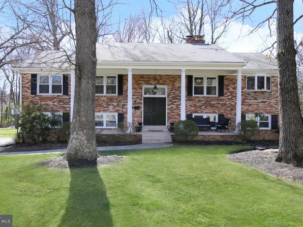 8947 Colesbury Pl, Fairfax, VA 22031