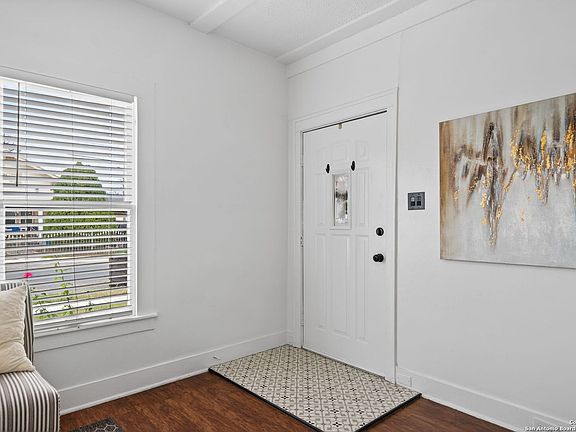 3rd image of 306 WALTON AVE