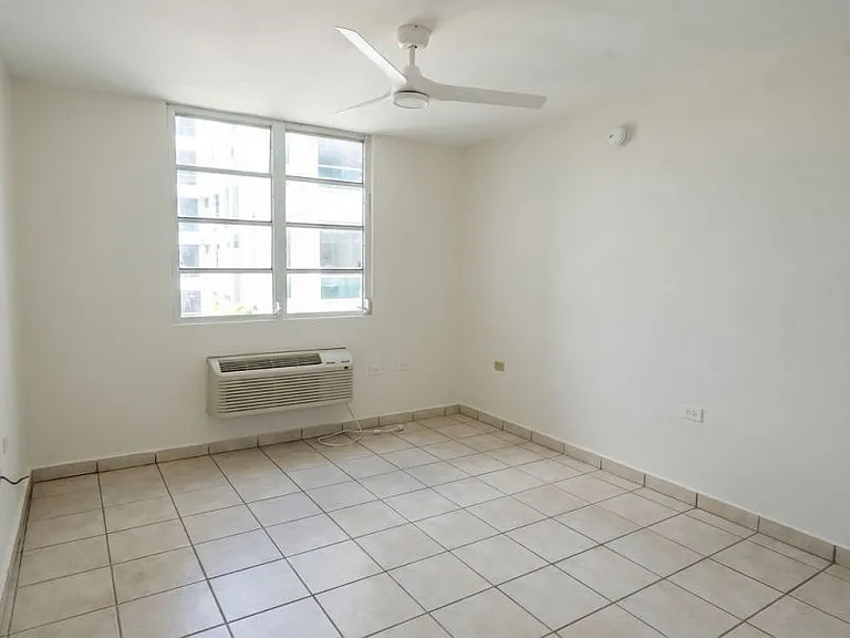Cond Plaza del Palmar Apt 708 Edificio 7, 1386 Av — Photo 15