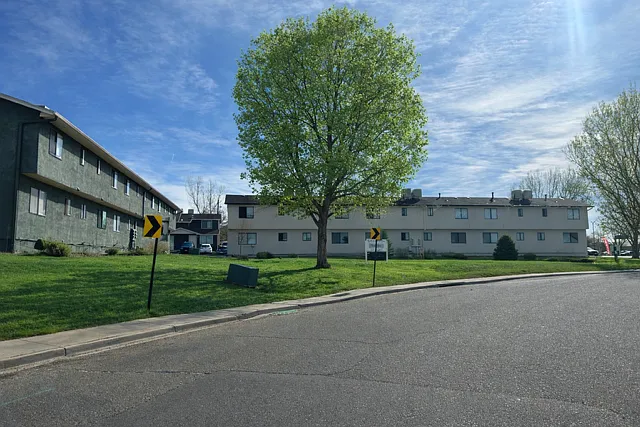 Northridge Heights Townhomes — Photo 2