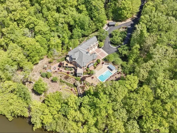 10036 Lake Occoquan Dr, Manassas, VA 20111