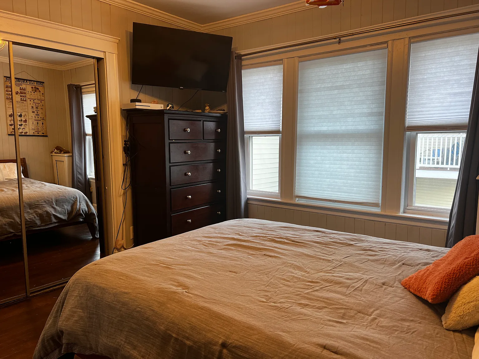 4 bed, 2208 sqft, $1,350 — Photo 2