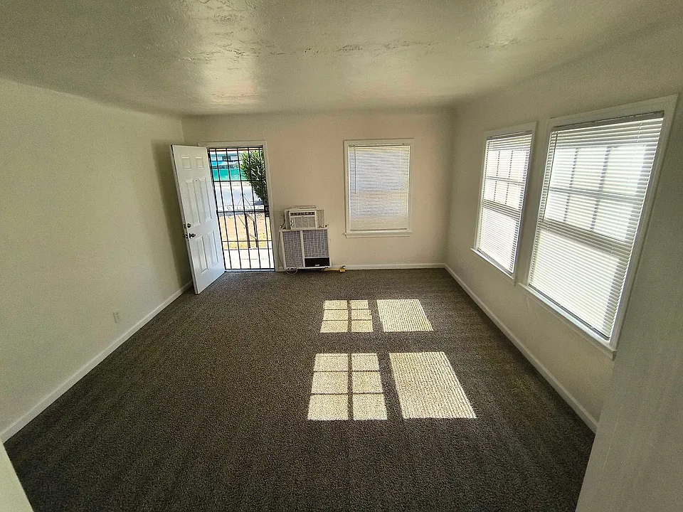 223 Wilson Ave