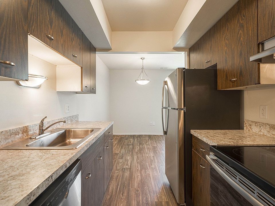 Updated and spacious kitchen at Knottingham Apartments in Clinton Township, MI