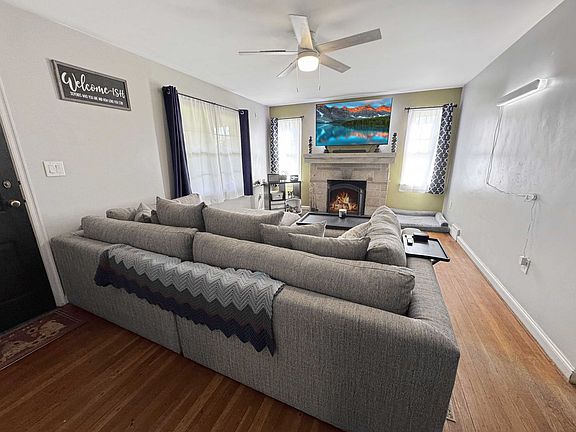 4th image of 3006 Roosevelt Ave
