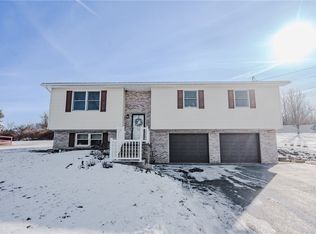 306 Pleasant View Dr, Kittanning, PA 16201