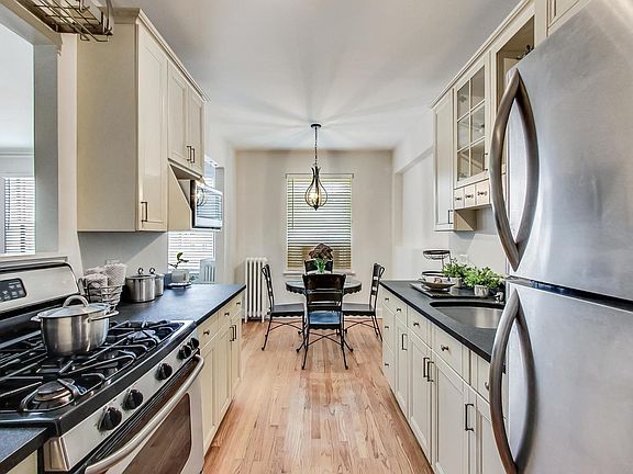 3rd image of 1103 Holly Ct APT 205