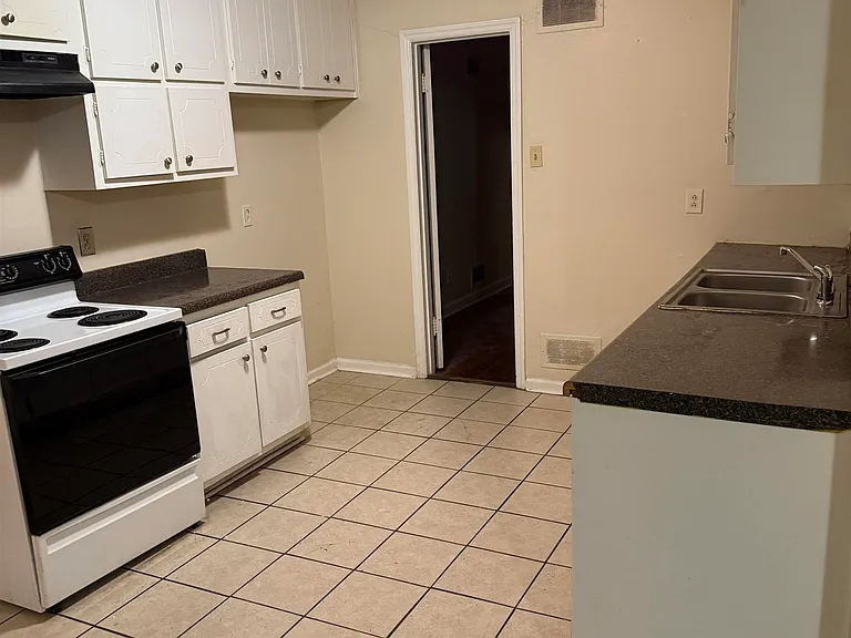 1257 S Perkins Rd — Photo 4