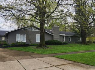 10755 Gate Post Rd, Strongsville, OH 44149