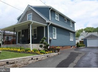 1215 Chestnut St, Trainer, PA 19061