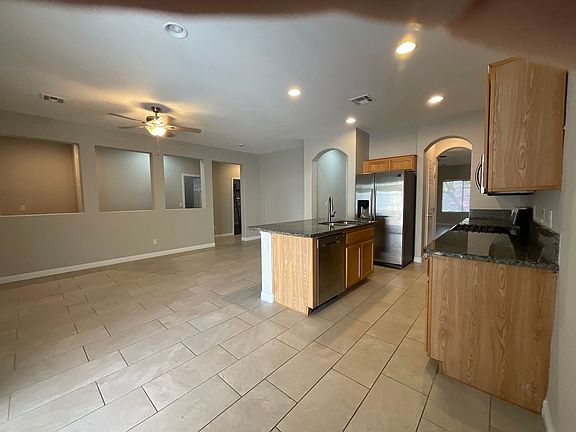3rd image of 3948 Yellow Mandarin Ave