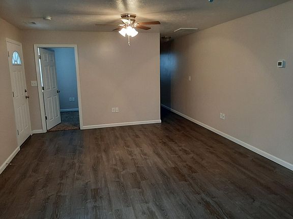 livingrrom, diningroom & Kitchen open concept 23 X 14