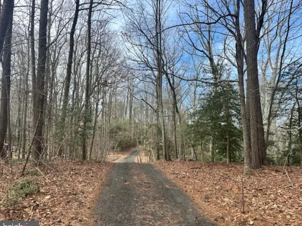 2370 Park Chesapeake Dr, Lusby, MD 20657