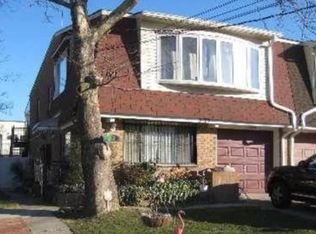 323 127th St, College Point, NY 11356