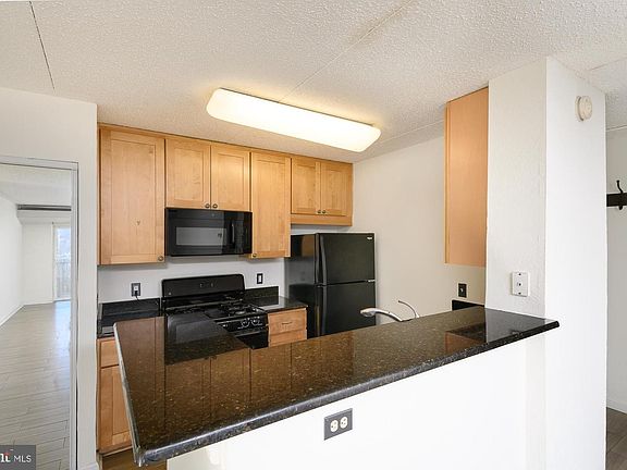 4th image of 75 S Reynolds St APT 102
