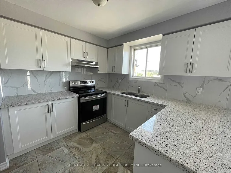 438 Colborne St — Photo 8