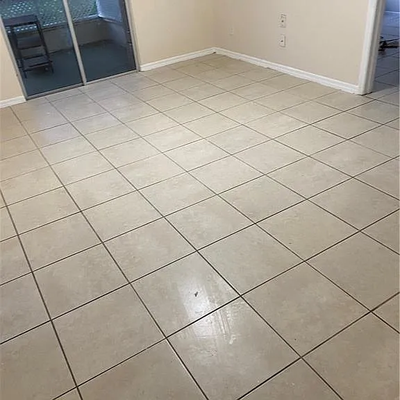2402 Lantana Ave #2402 — Photo 4