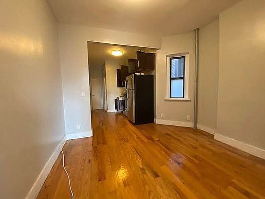 3rd image of 1901 Amsterdam Ave #4B