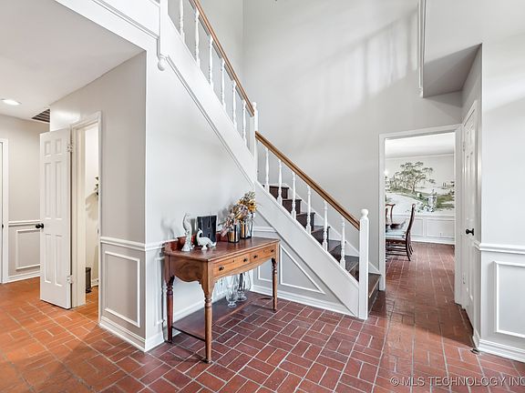 5th image of 1200 E Teresa Ave
