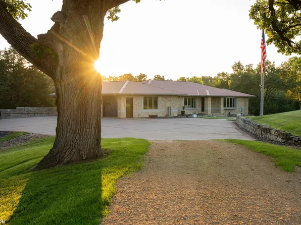 38150 253rd Ave, La Motte, IA 52054