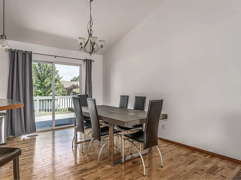 3820 W Jay St — Photo 5
