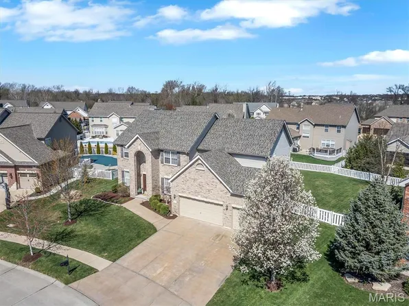 2049 Saint Madeleine Dr, Dardenne Prairie, MO 63368