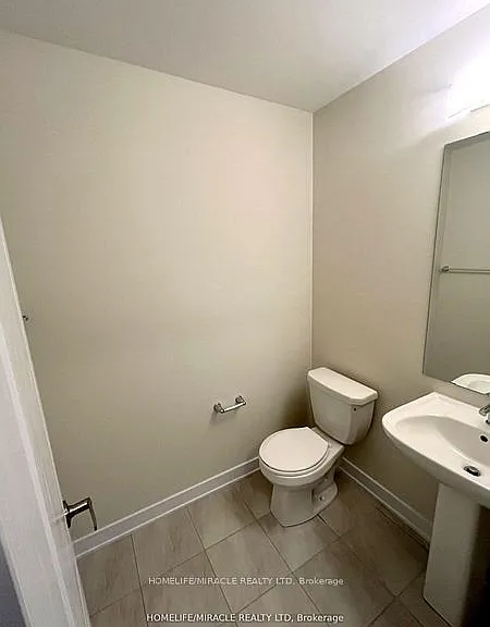 66 Aviron Cres — Photo 7