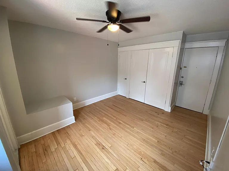 100 Howe Street — Photo 28