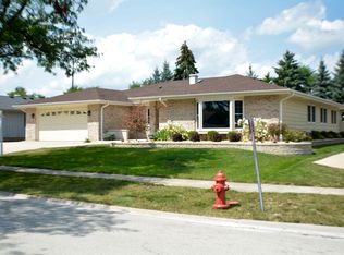 2128 Chilmark Ln, Schaumburg, IL 60193