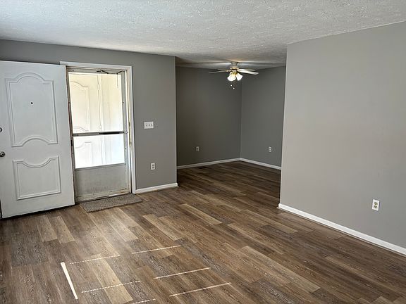 3rd image of 1460 Parkman Pl