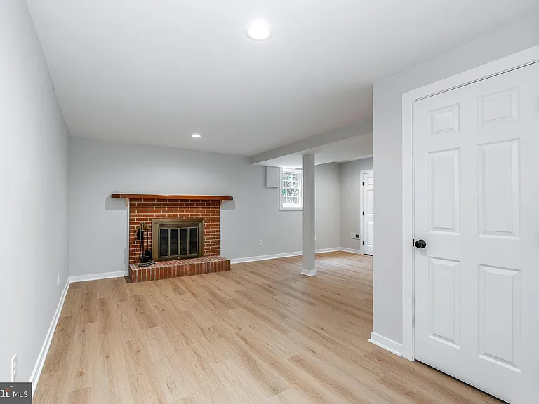 561 Tiffany Ct — Photo 30