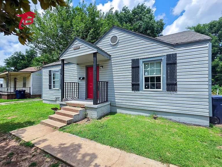 1153 Windemere Ave — Photo 2