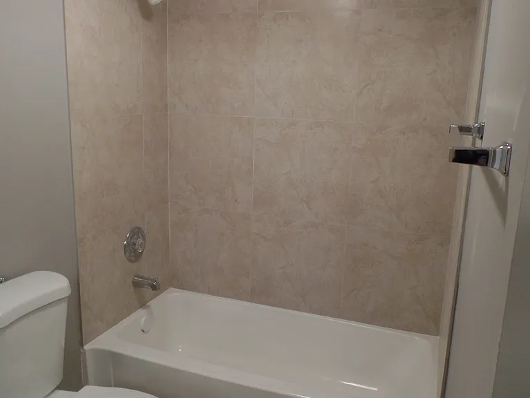 2851 N Oakland Forest Dr #306 — Photo 7