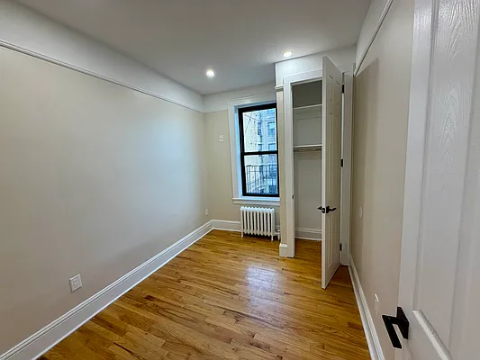 Bedroom, photo 2