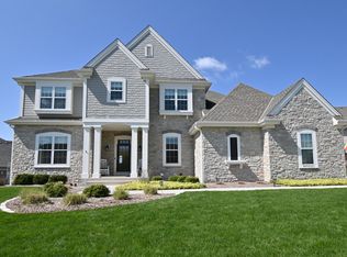 W207N5535 Carters Crossing Cir, Village of menomonee falls, WI 53051