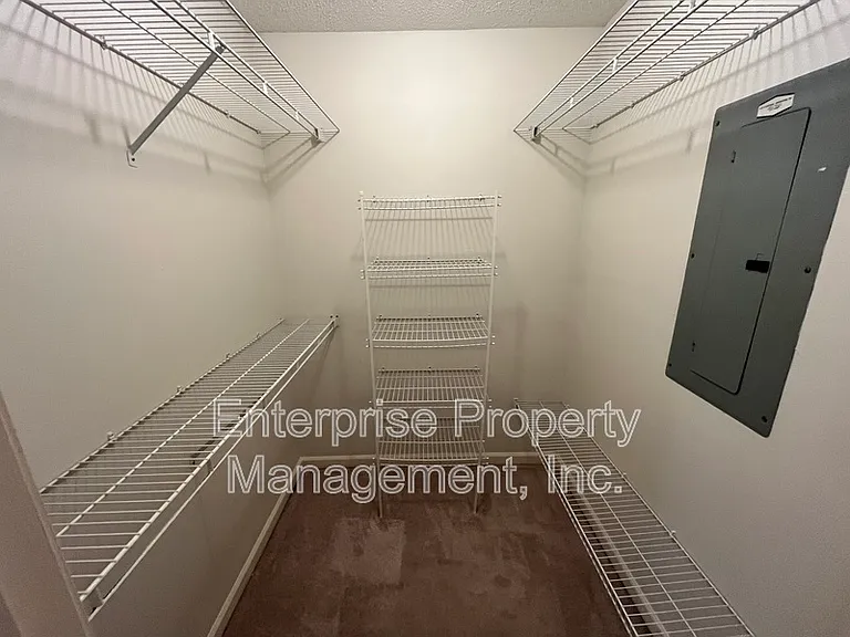 6700 N Kirby Oaks Cv — Photo 26