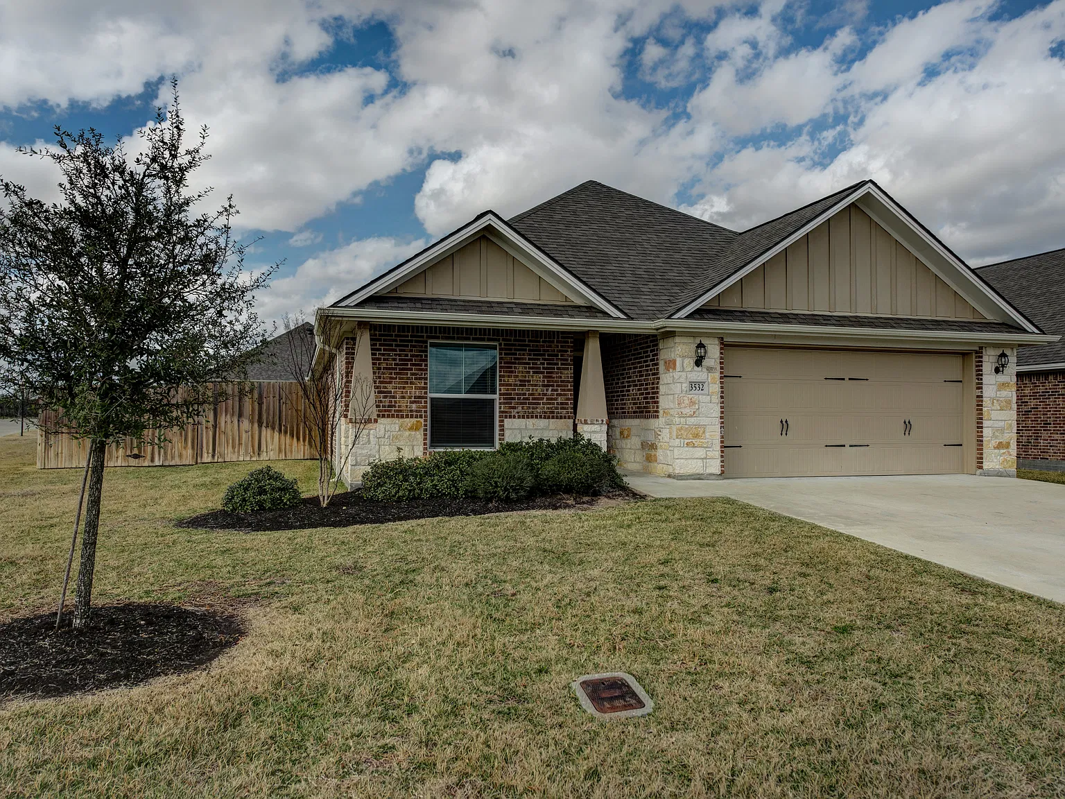 4 bed, 1814 sqft, $3,000 — Photo 2