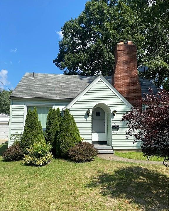 1st image of 92 Willow Dr