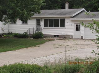 5488 Staple Rd, Twin Lake, MI 49457