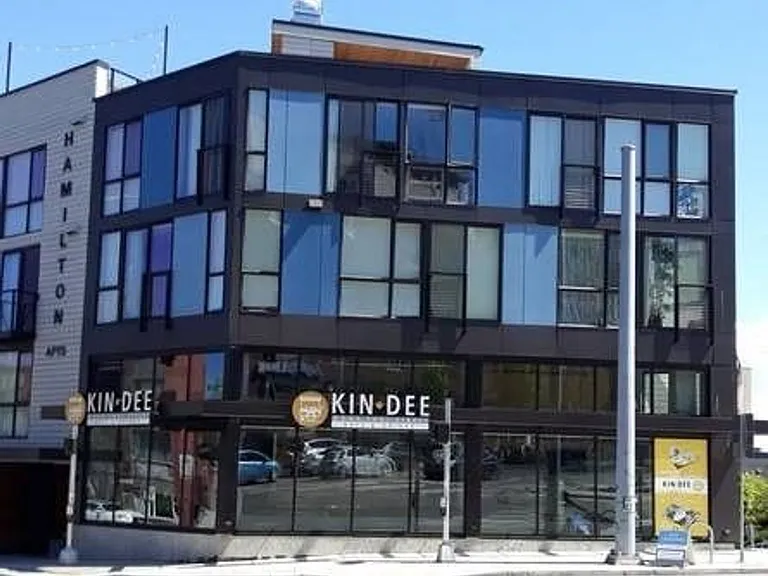 Hamilton- Your Bright, Modern City Home! — Photo 25