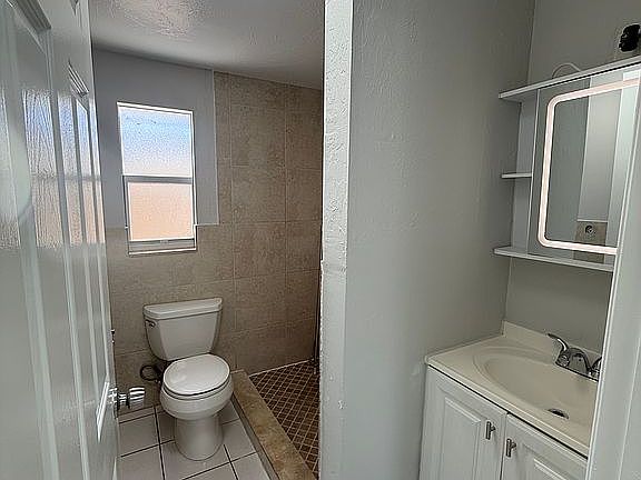 5th image of 5458 Sholtz St